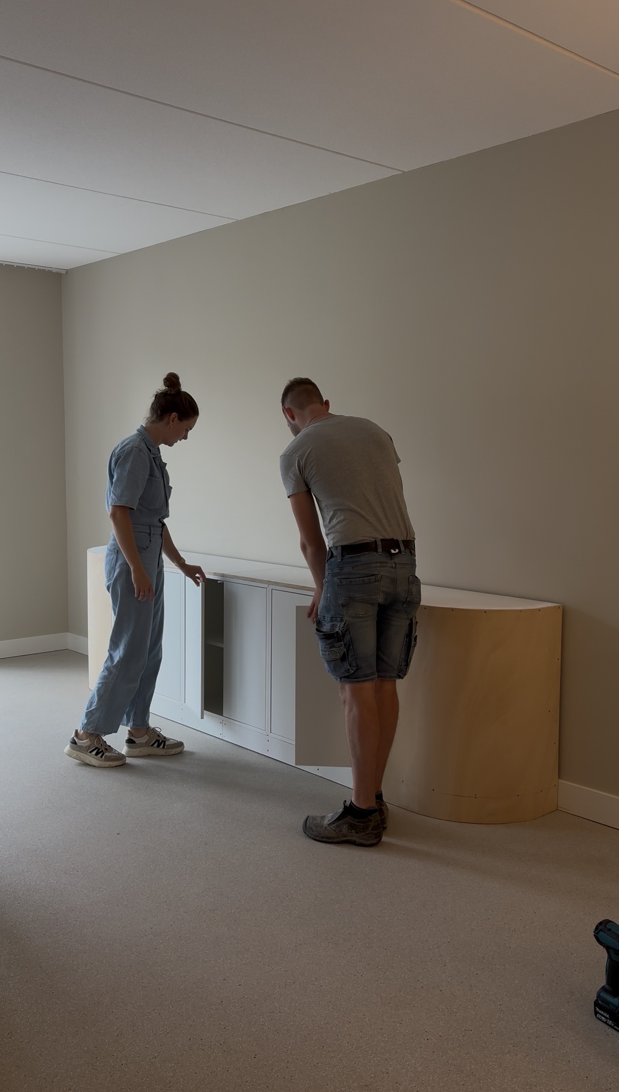 DIY IKEA EKET Hack dressoir zelf maken deuren monteren