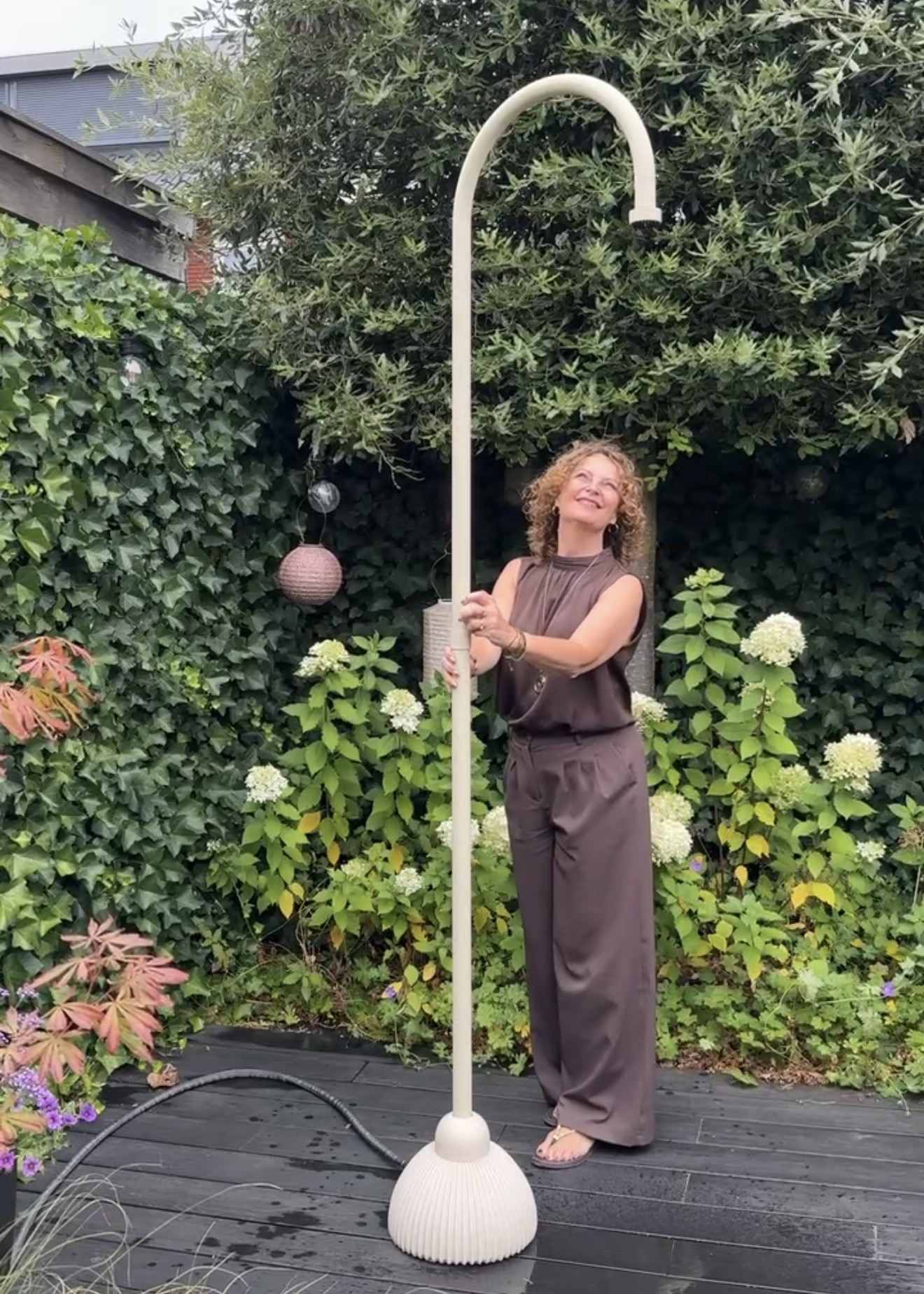 mooie design buitendouche tuin
