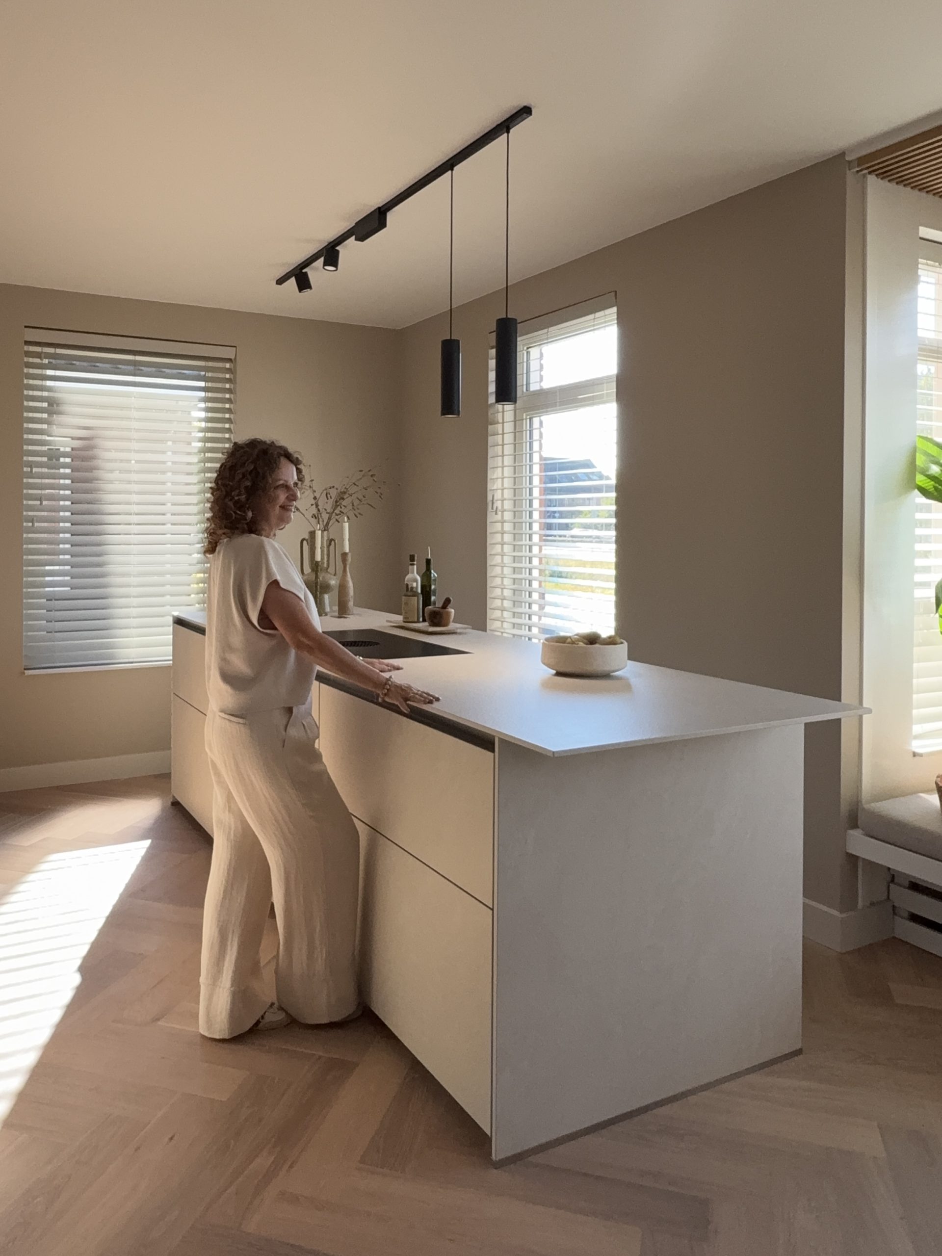 beige kookeiland met lades keukeninspiratie myhomeofzodiac